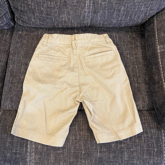 GAP kids khaki shorts, size 6 - Picture 2 of 6
